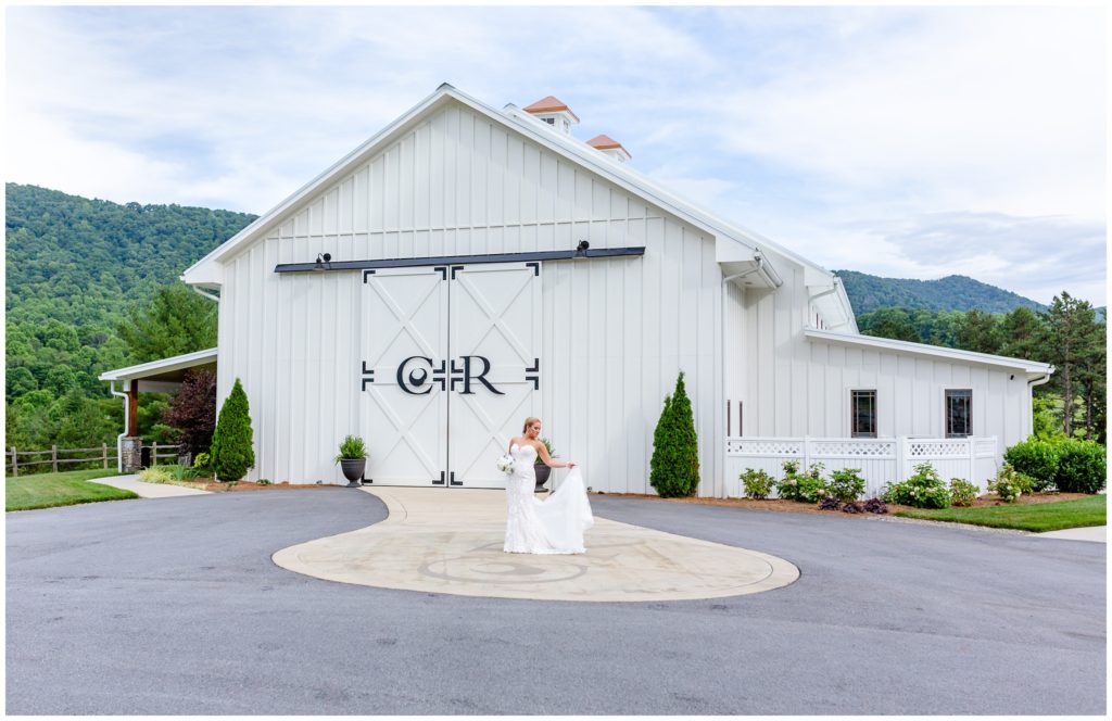 Chestnut Ridge bridal portrait in front of the barn doors