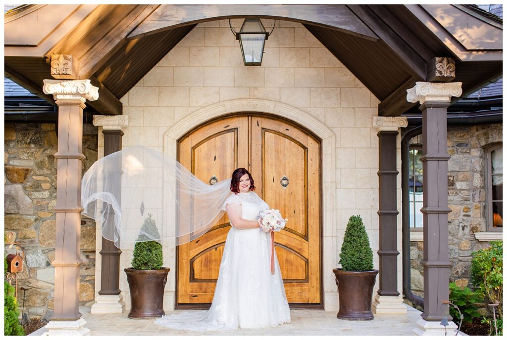 North Carolina wedding photographer captures bridal portraits